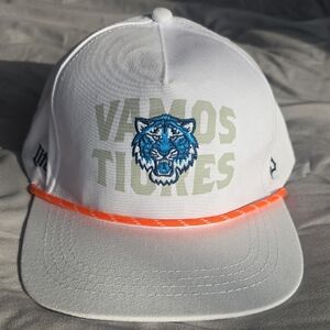 NWOT Detroit Tigers Vamos Tigres Special Edition Baseball Hat